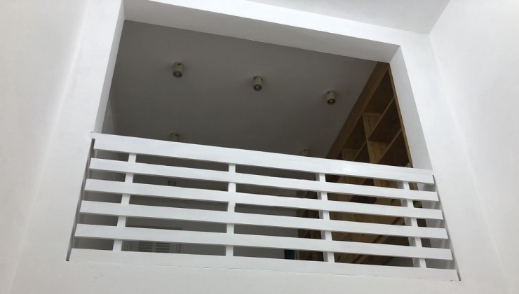 CHO THUÊ NHÀ RIÊNG NGÕ 158 TRƯƠNG ĐỊNH, 3.5 TẦNG, 28M2, 2 NGỦ, 2 WC, GIÁ 8 TRIỆU - ƯU TIÊN Ở GĐ.